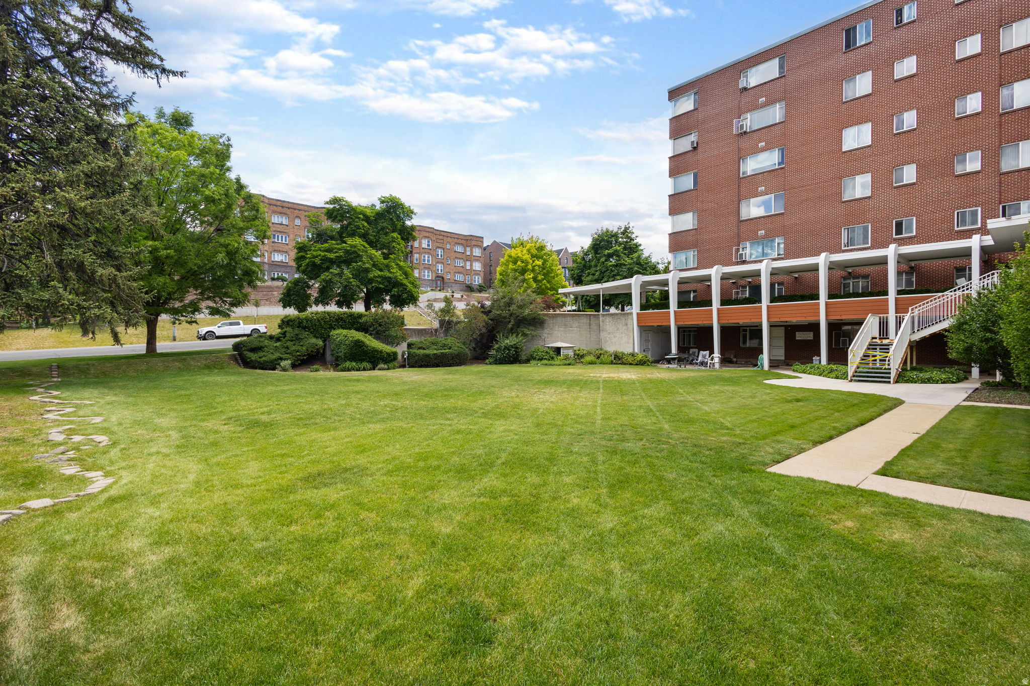 UNIVERSITY HEIGHTS - Residential