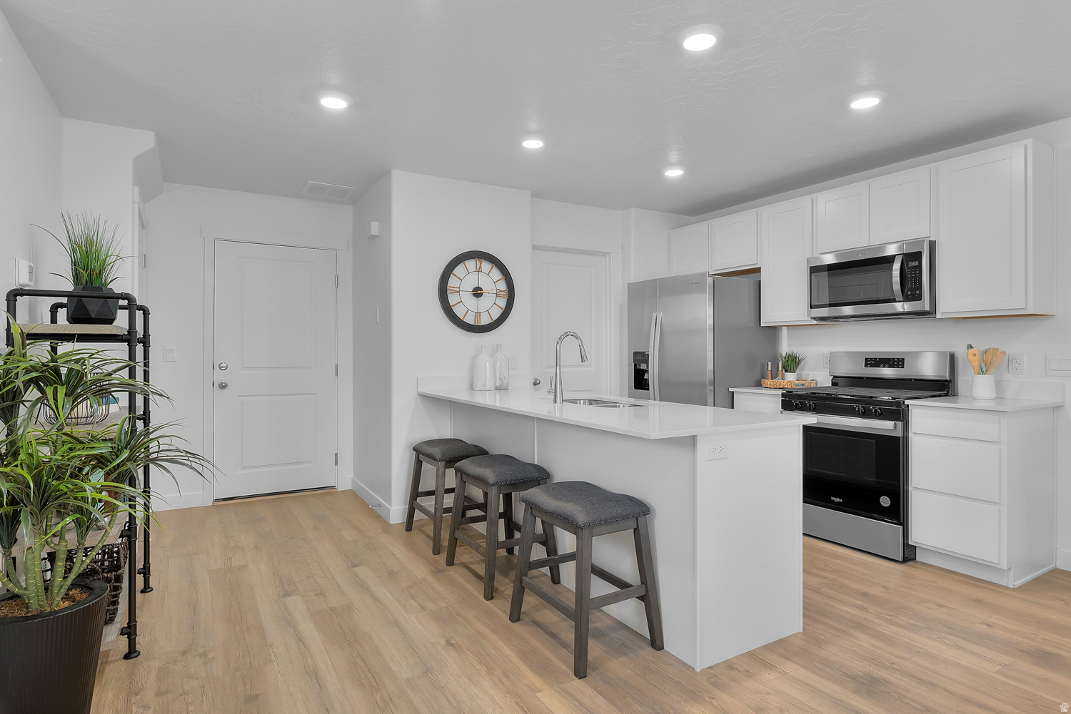 DIXON CREEK - Residential