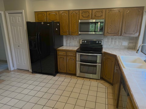 Tiny photo for 2037 S MAPLEVIEW DR E, Bountiful, UT 84010 (MLS # 2175089)