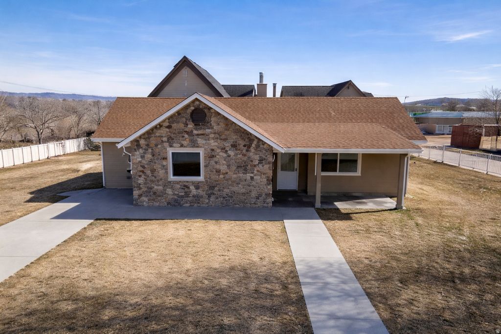 Photo of 785 S FAIRGROUNDS RD, Price, UT 84501 (MLS # 2139005)