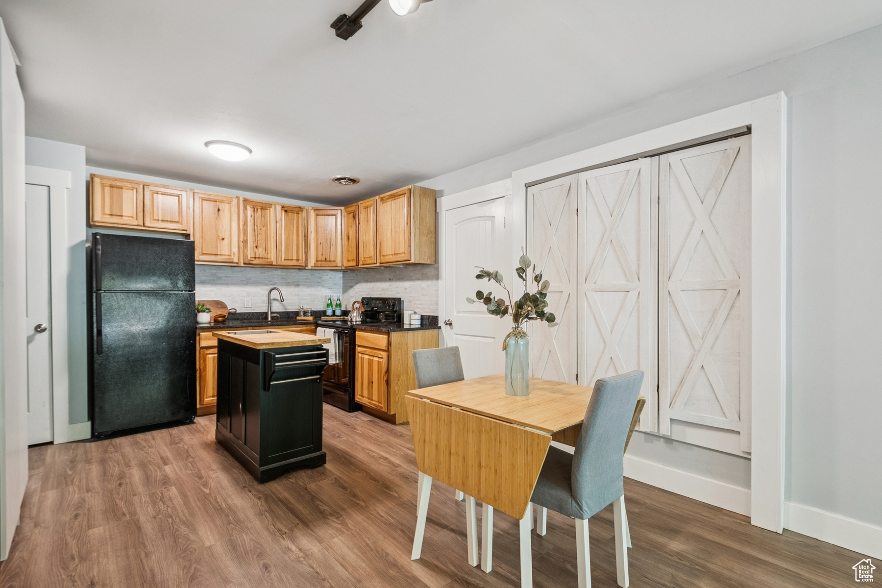 Salt Lake City, Utah 84102, United States, 2 Bedrooms Bedrooms, ,1 BathroomBathrooms,Residential,Active,198195