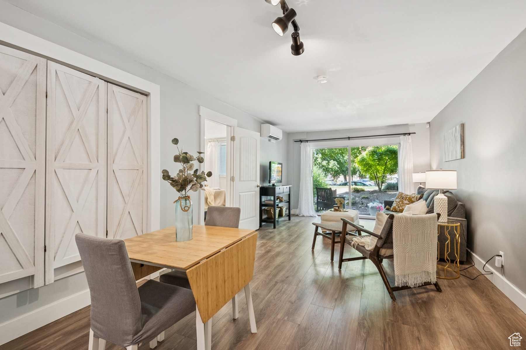 Salt Lake City, Utah 84102, United States, 2 Bedrooms Bedrooms, ,1 BathroomBathrooms,Residential,Active,198195