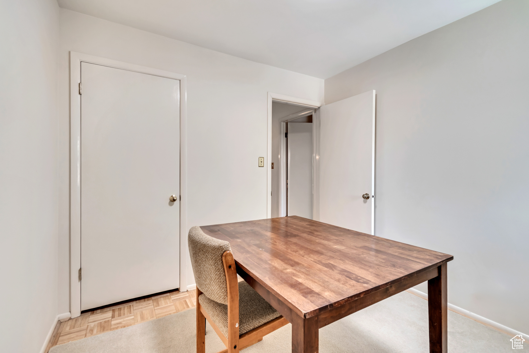 EASTON IN HOLLADAY COND - Residential