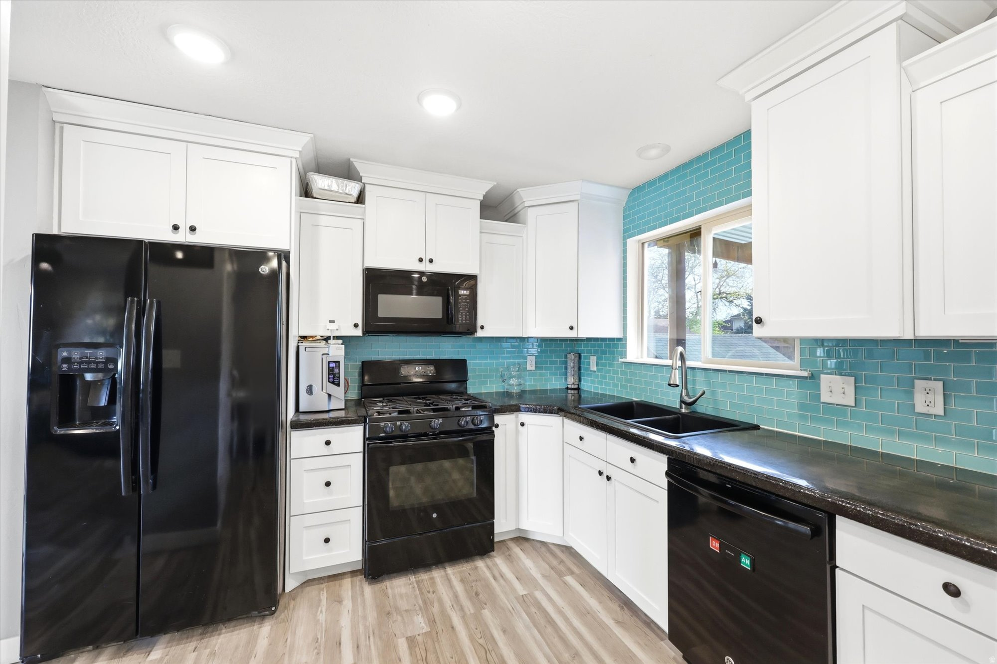 MOARK ESTATES - Residential