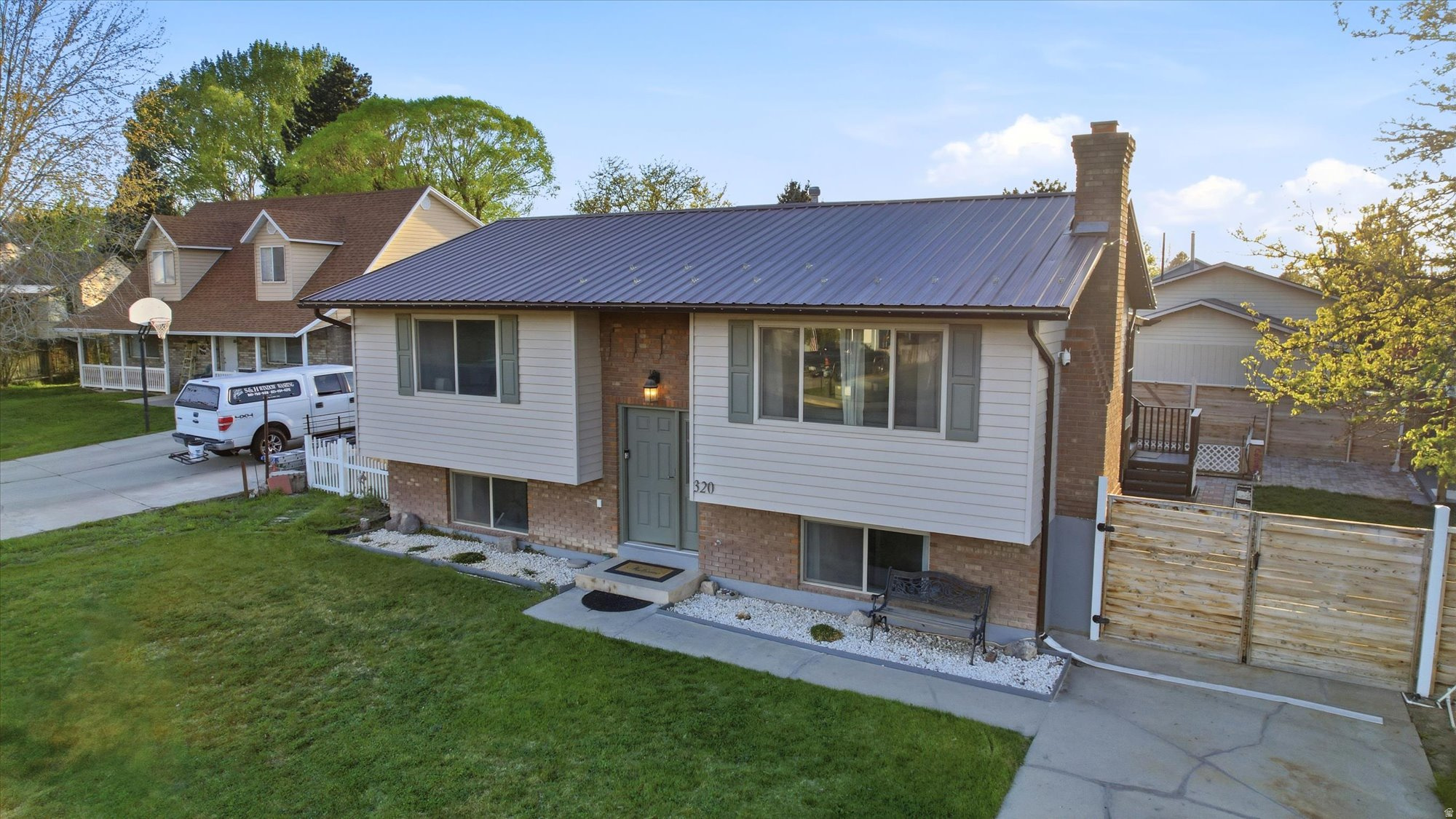 MOARK ESTATES - Residential