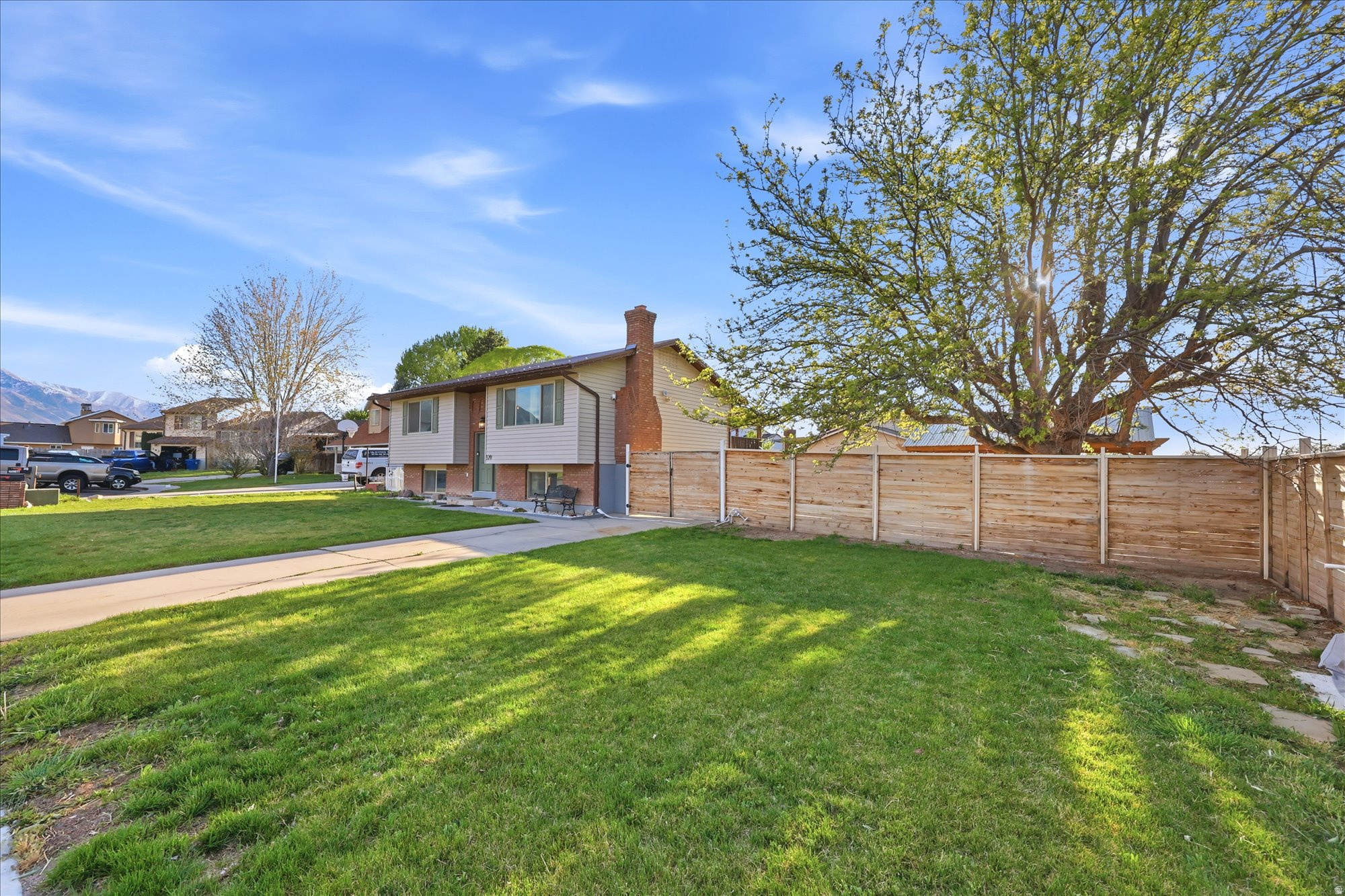 MOARK ESTATES - Residential