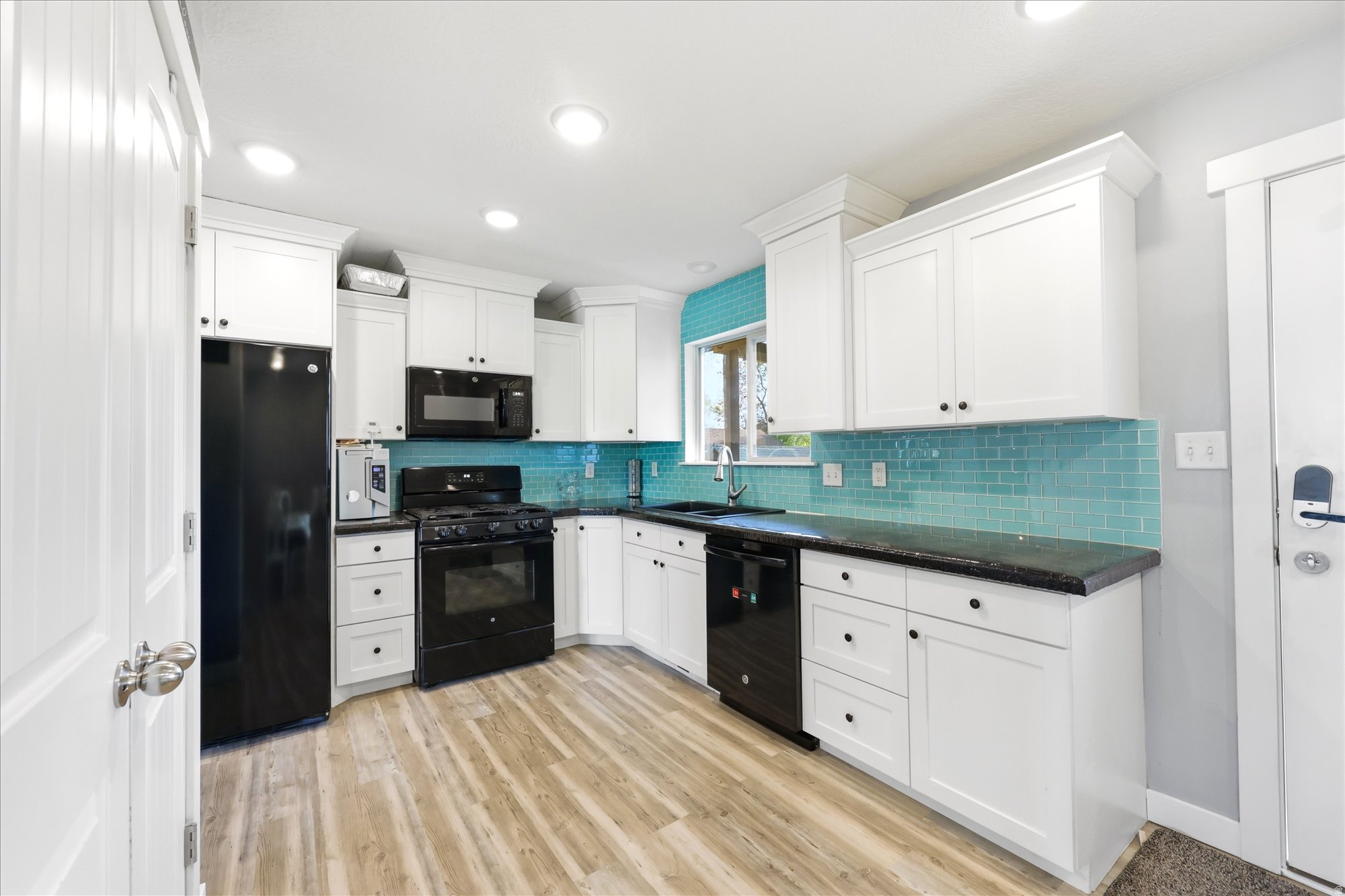 MOARK ESTATES - Residential