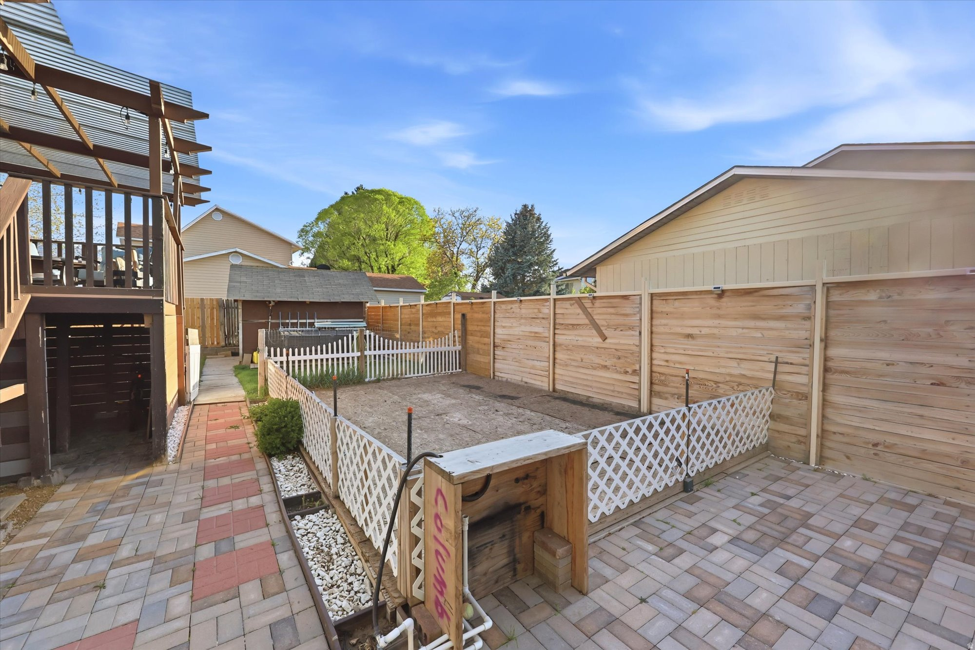 MOARK ESTATES - Residential