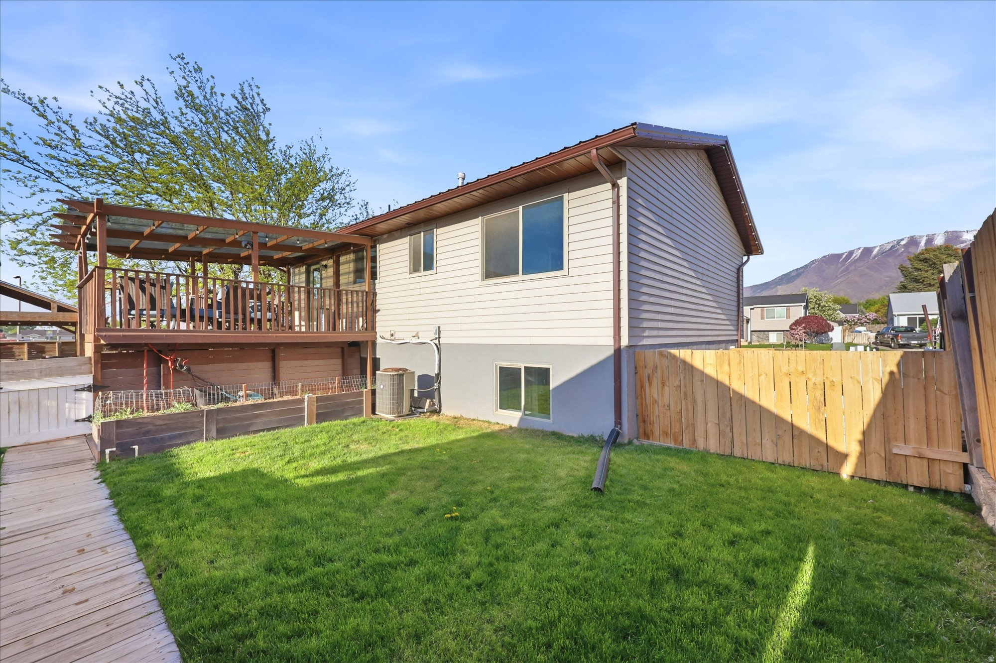 MOARK ESTATES - Residential