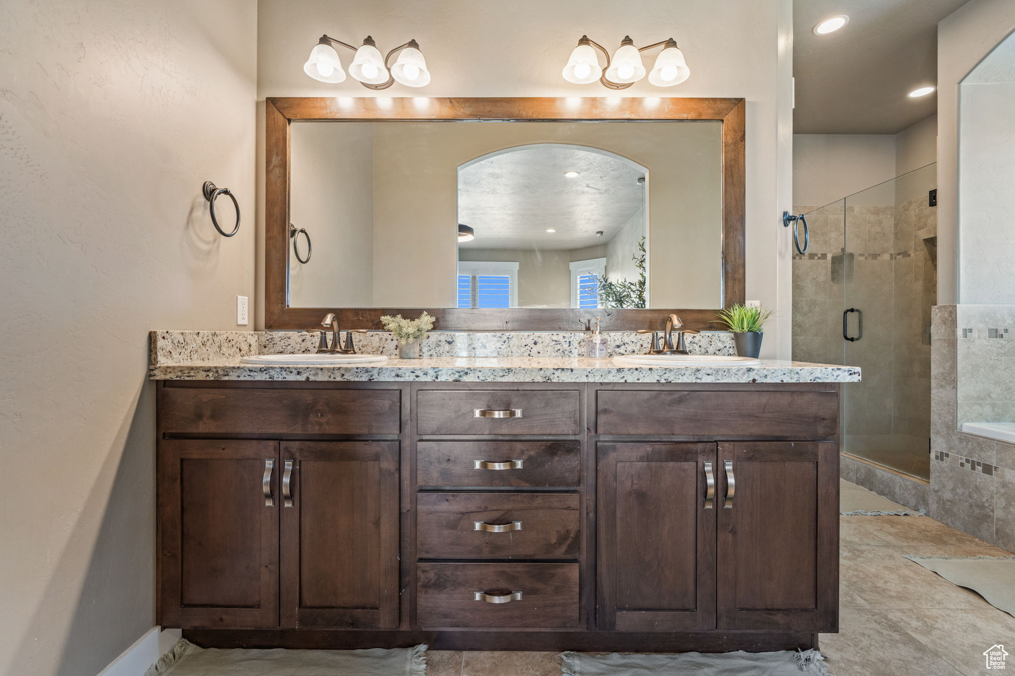 LOOKOUT RIDGE - Residential