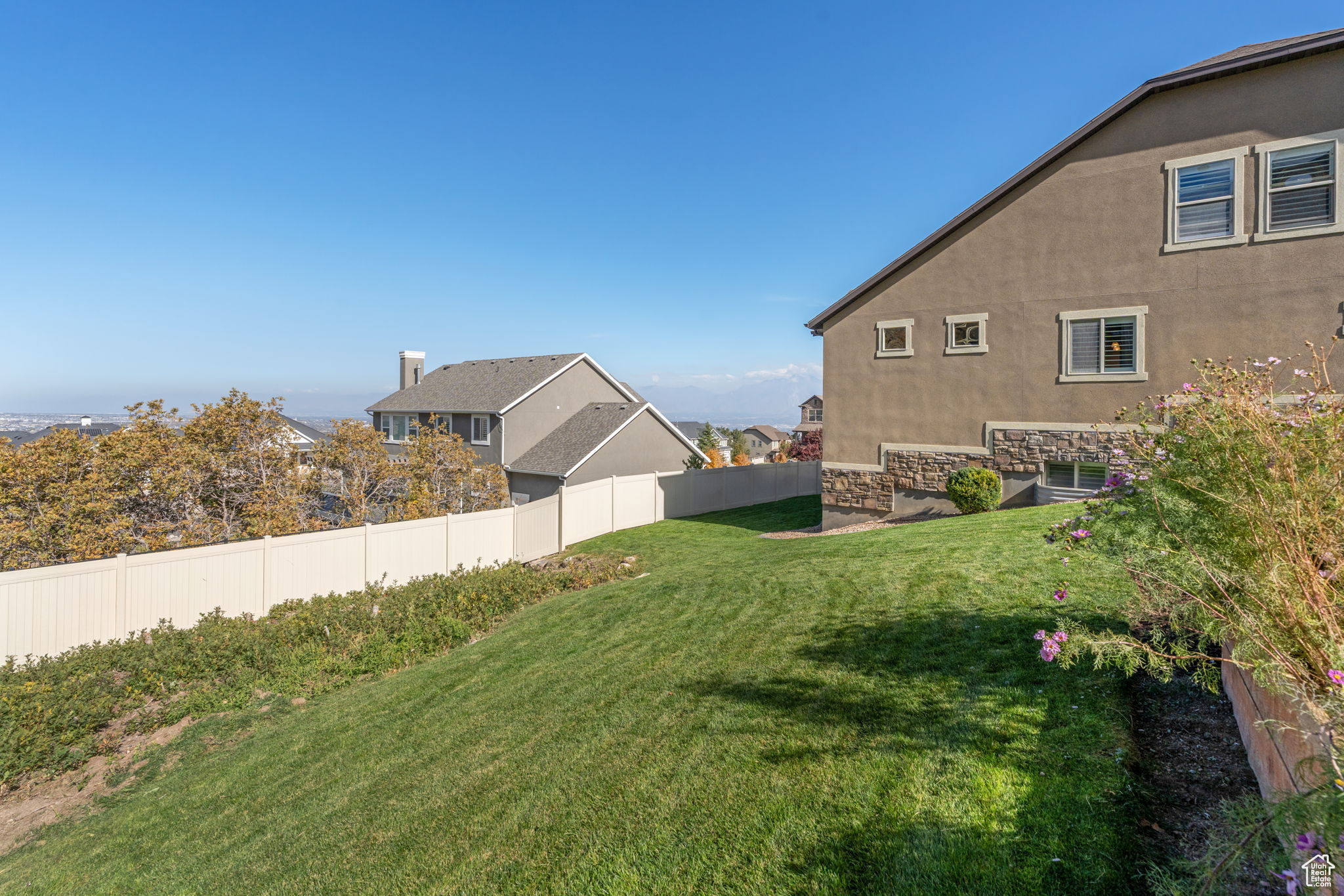 LOOKOUT RIDGE - Residential