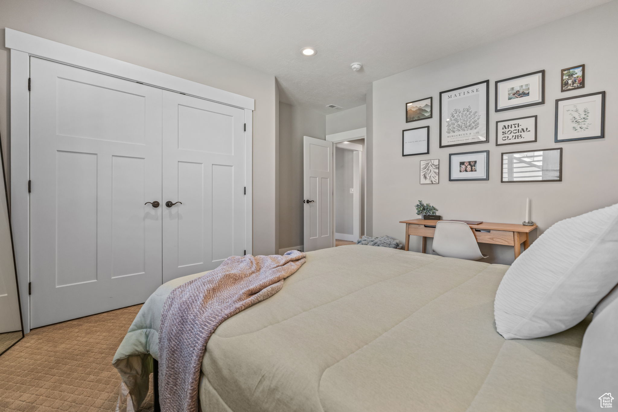 LOOKOUT RIDGE - Residential