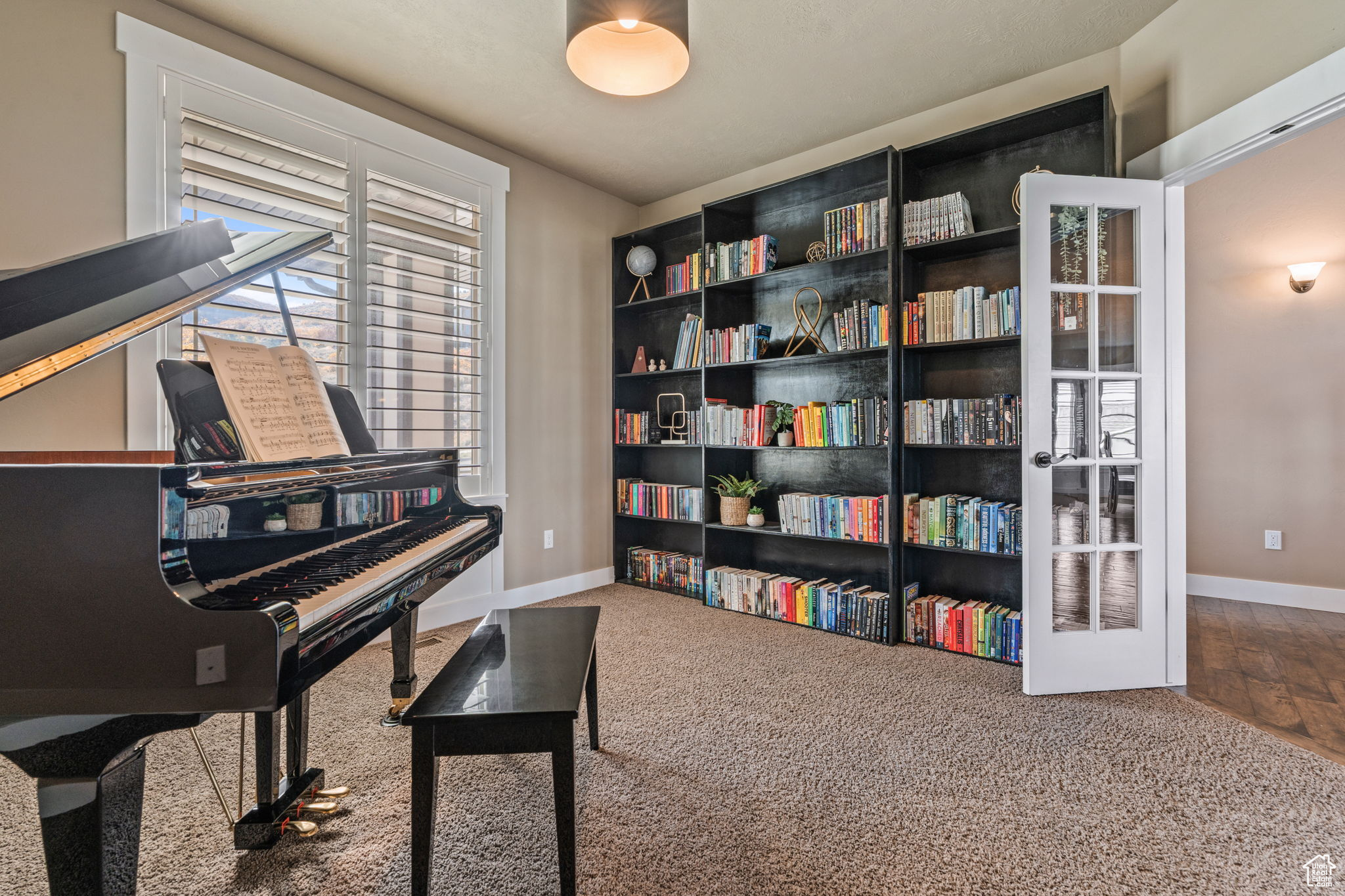 LOOKOUT RIDGE - Residential