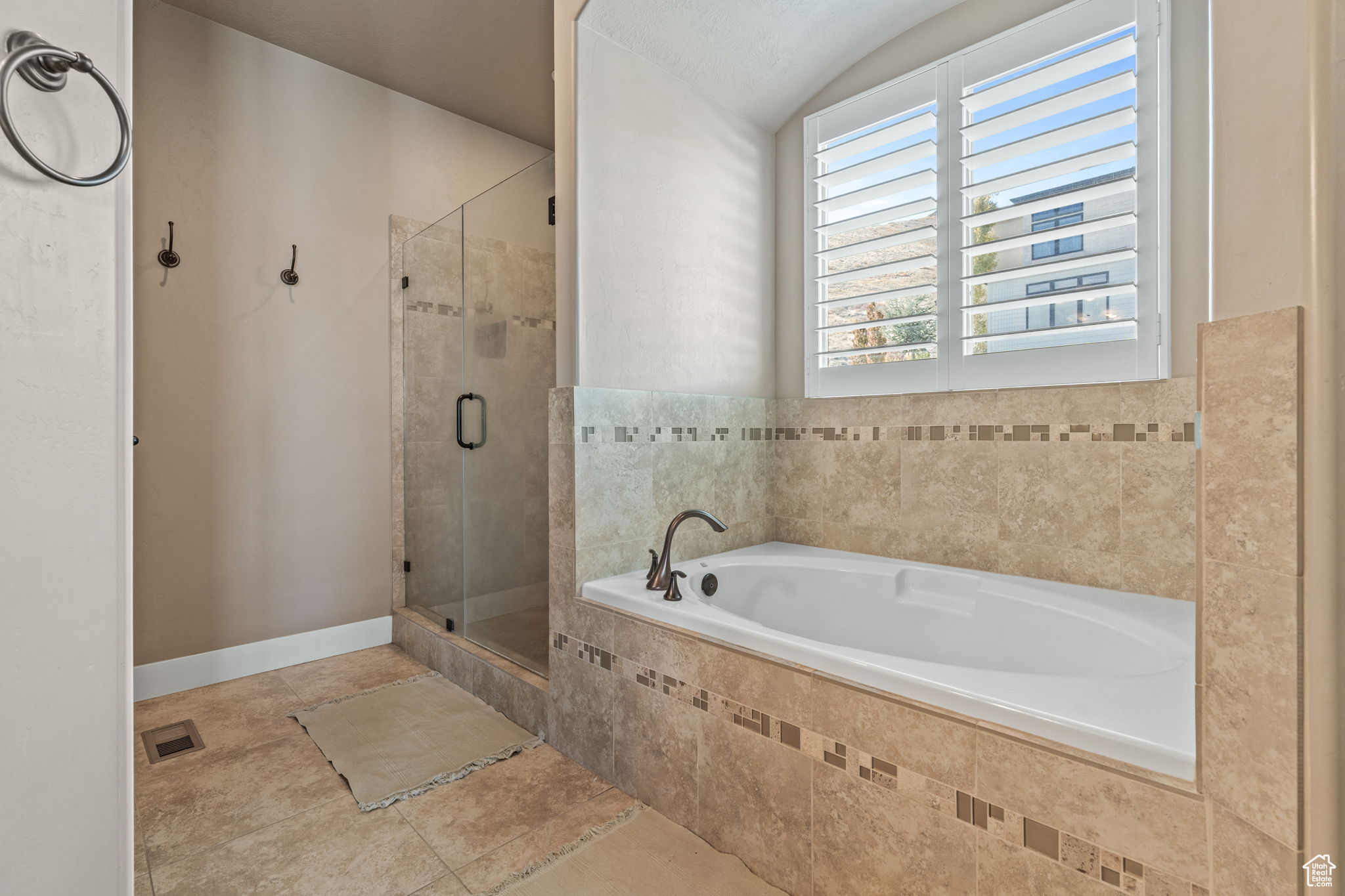 LOOKOUT RIDGE - Residential