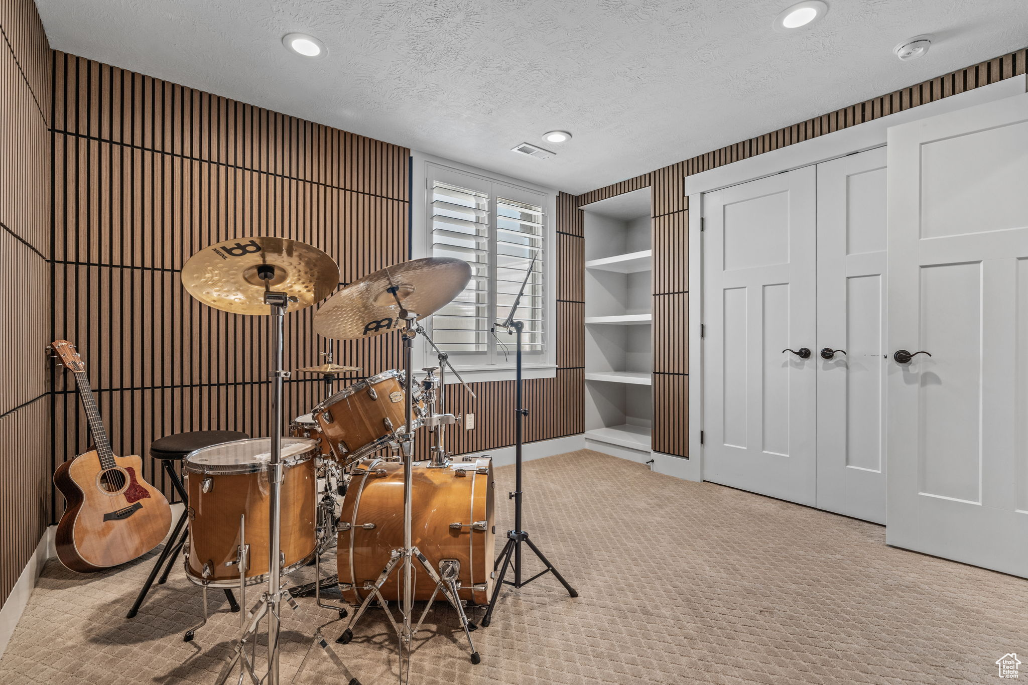 LOOKOUT RIDGE - Residential