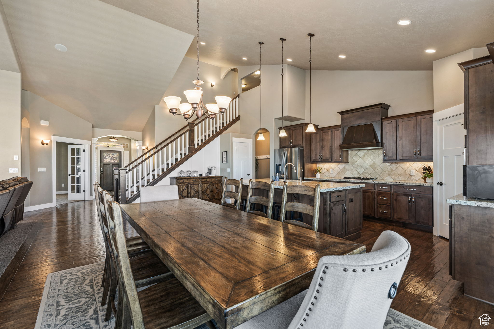 LOOKOUT RIDGE - Residential