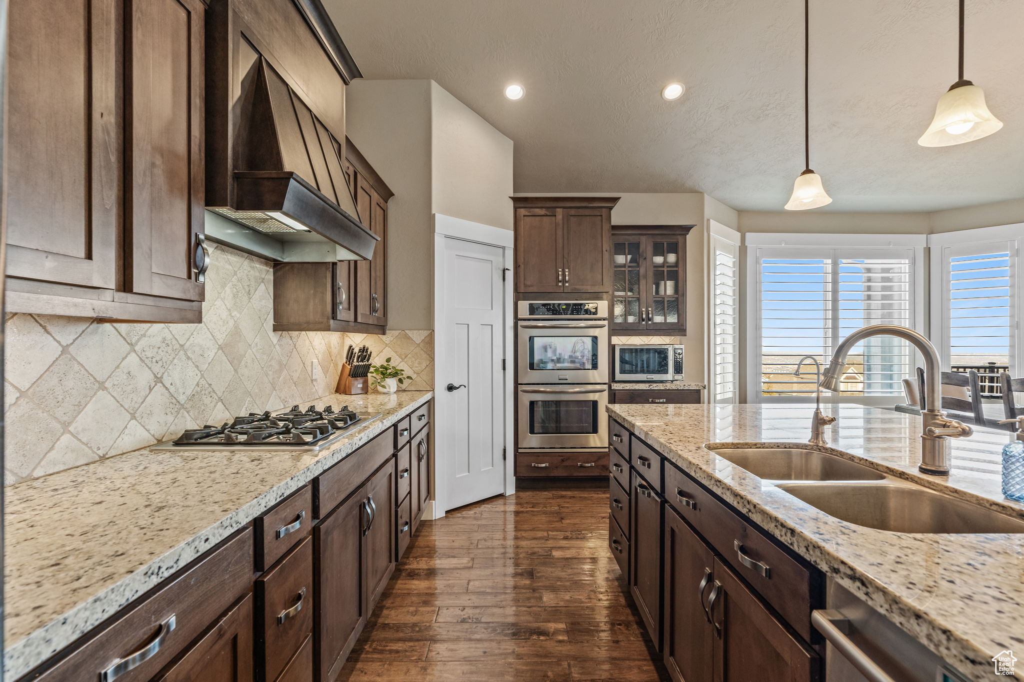 LOOKOUT RIDGE - Residential