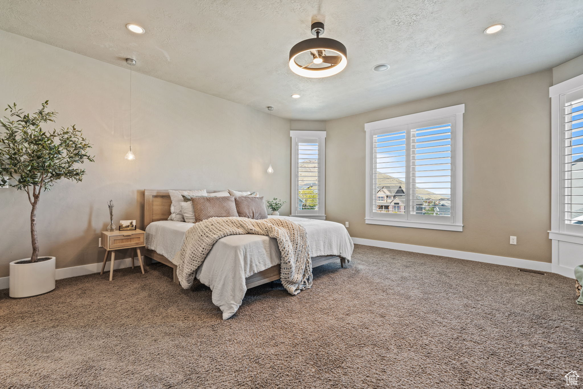 LOOKOUT RIDGE - Residential