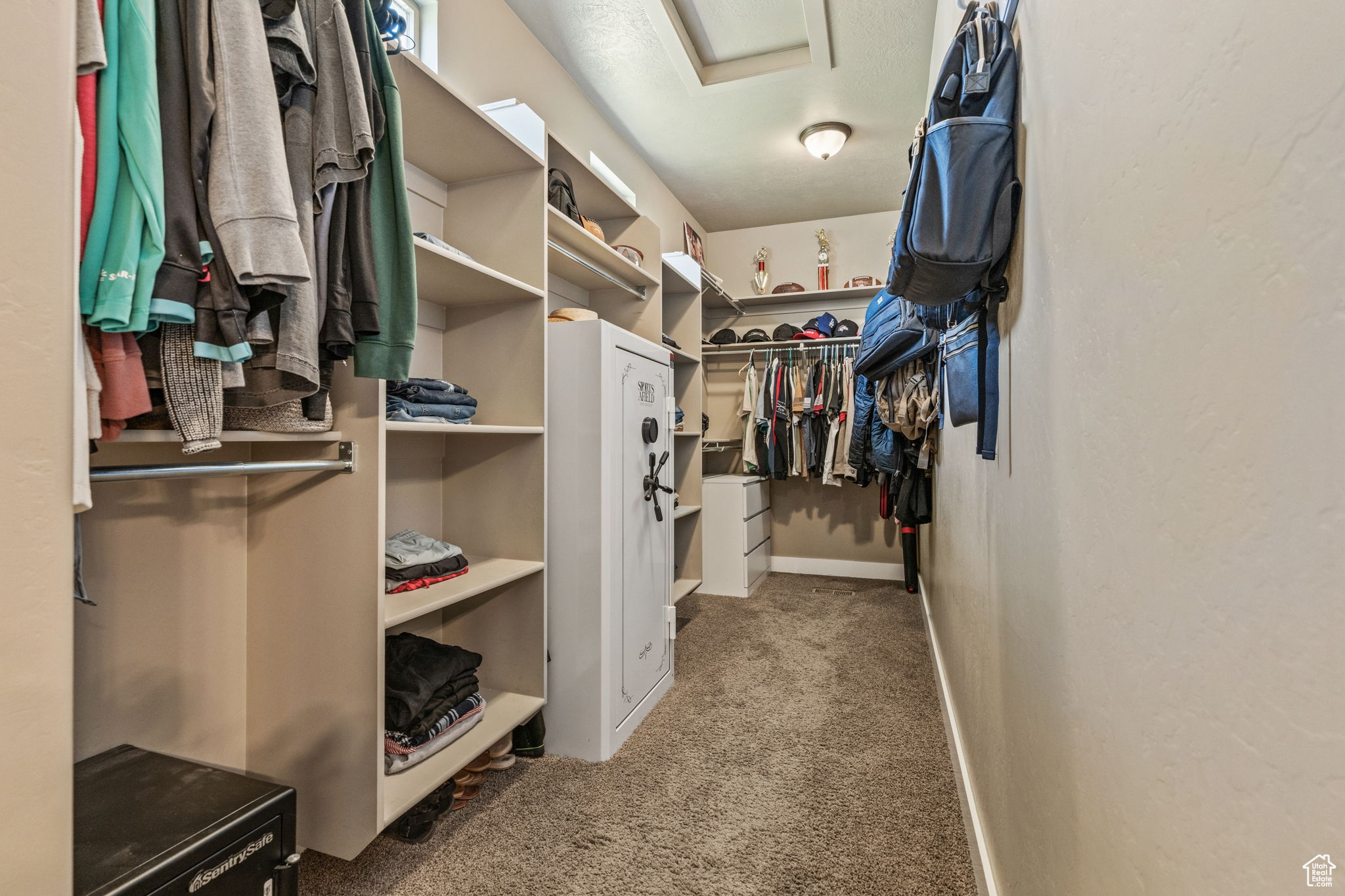 LOOKOUT RIDGE - Residential