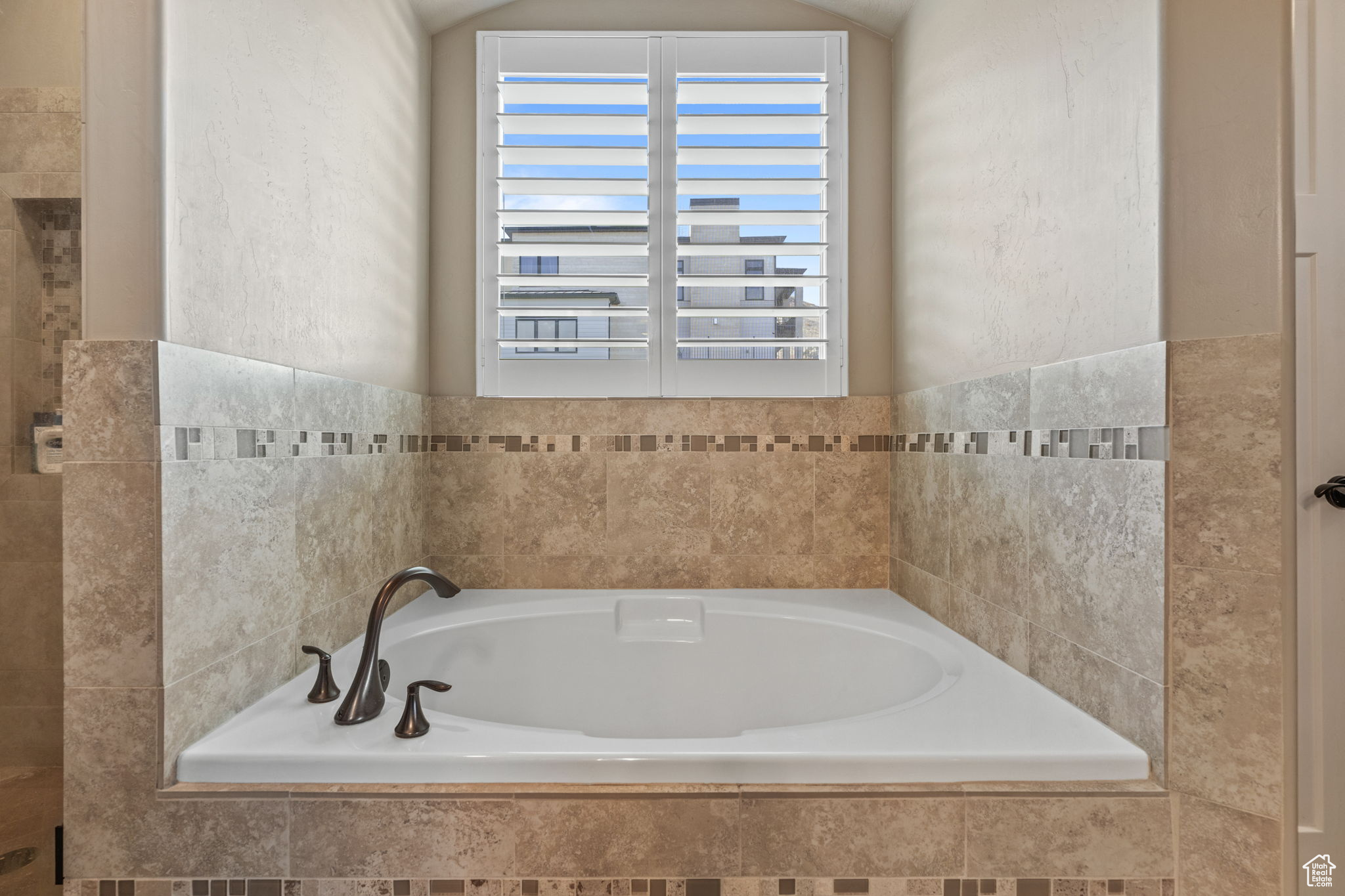 LOOKOUT RIDGE - Residential