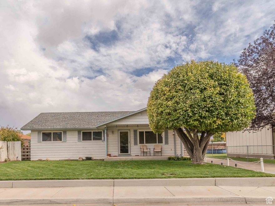 This quaint home has been lovingly cared for inside and out. In the heart of this quiet small town neighborhood it is close to EVERYTHING! Call me for a peak! Square footage figures are provided as a courtesy estimate only and were obtained from County Records.  Buyer is advised to obtain an independent measurement.
