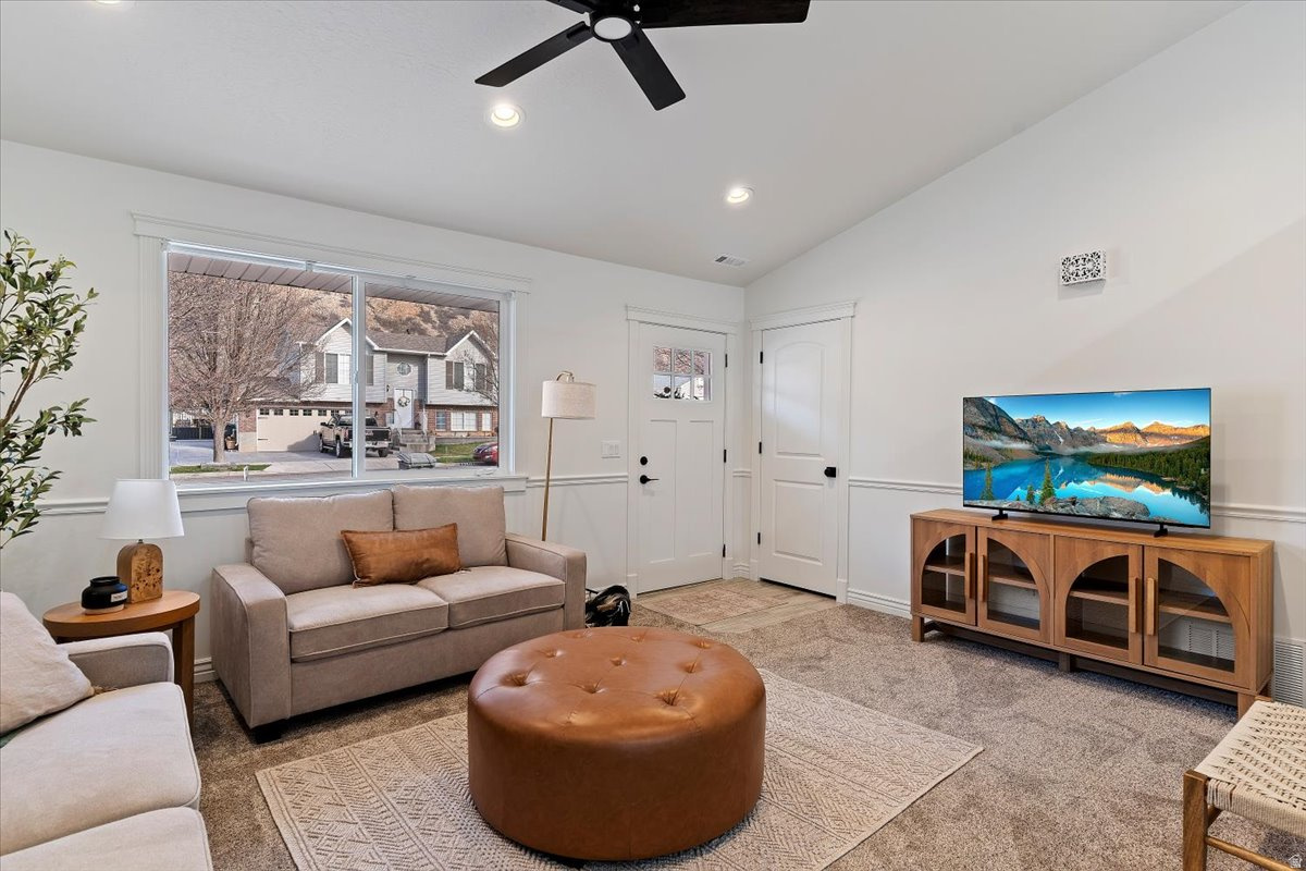 MOUNTAIN RIDGE - Residential