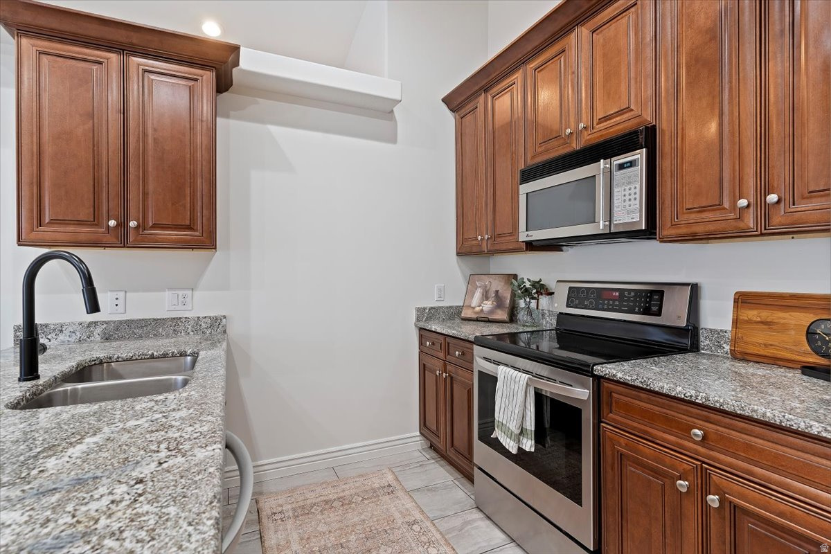 MOUNTAIN RIDGE - Residential