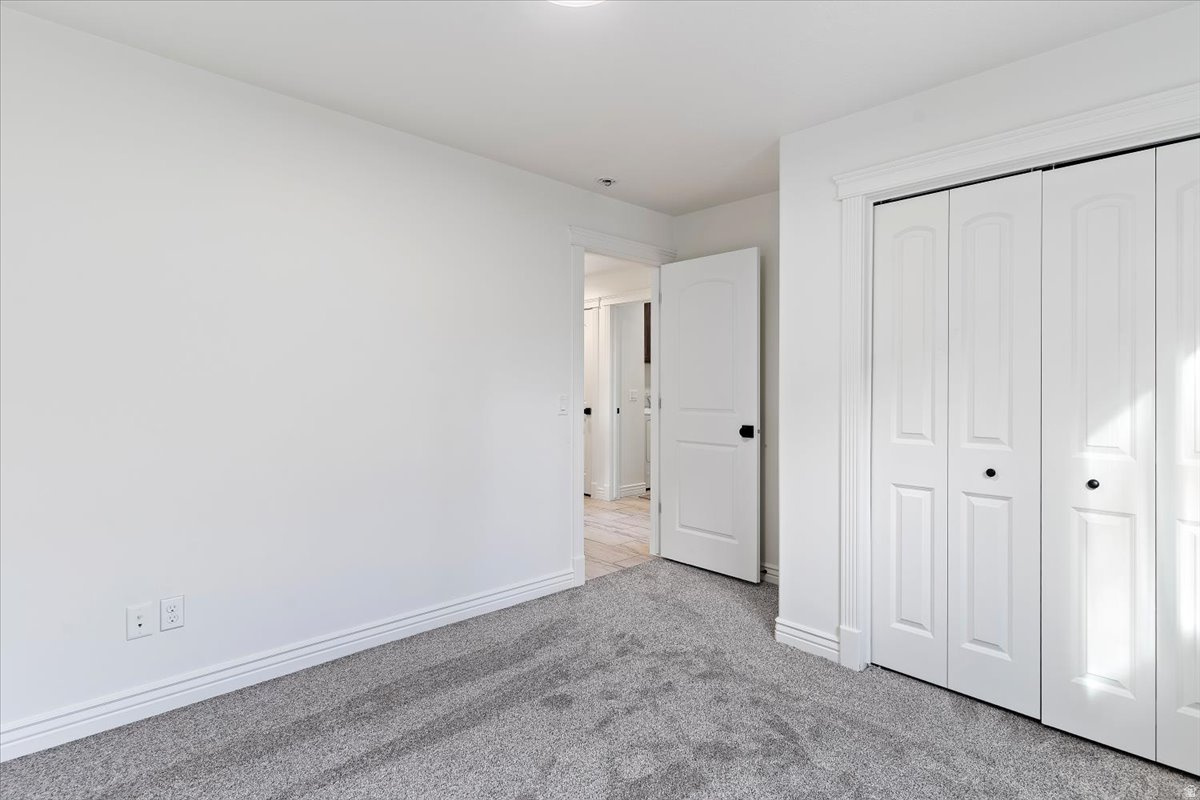 MOUNTAIN RIDGE - Residential