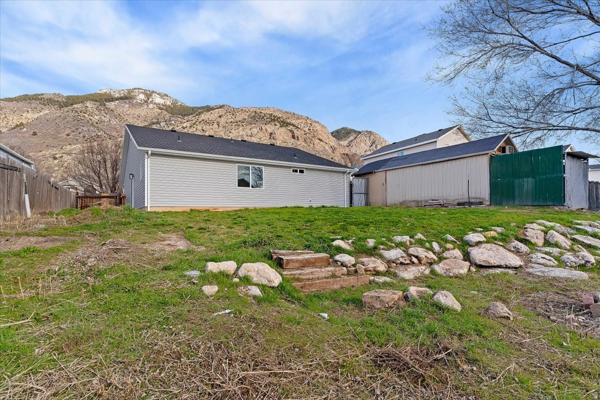 MOUNTAIN RIDGE - Residential