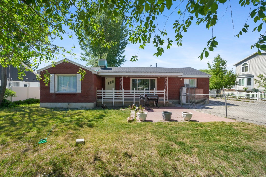 Photo of 416 E SCOTT AVE, Salt Lake City, UT 84115 (MLS # 2162016)