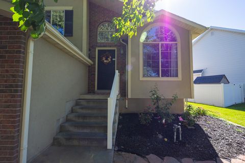 Tiny photo for 2337 S 50 E, Clearfield, UT 84015 (MLS # 2113882)