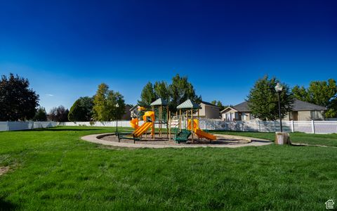 Tiny photo for 2337 S 50 E, Clearfield, UT 84015 (MLS # 2113882)