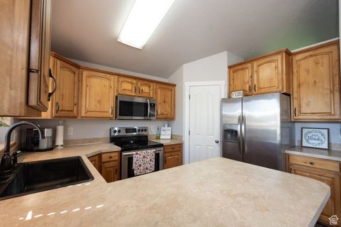 Tiny photo for 2337 S 50 E, Clearfield, UT 84015 (MLS # 2113882)