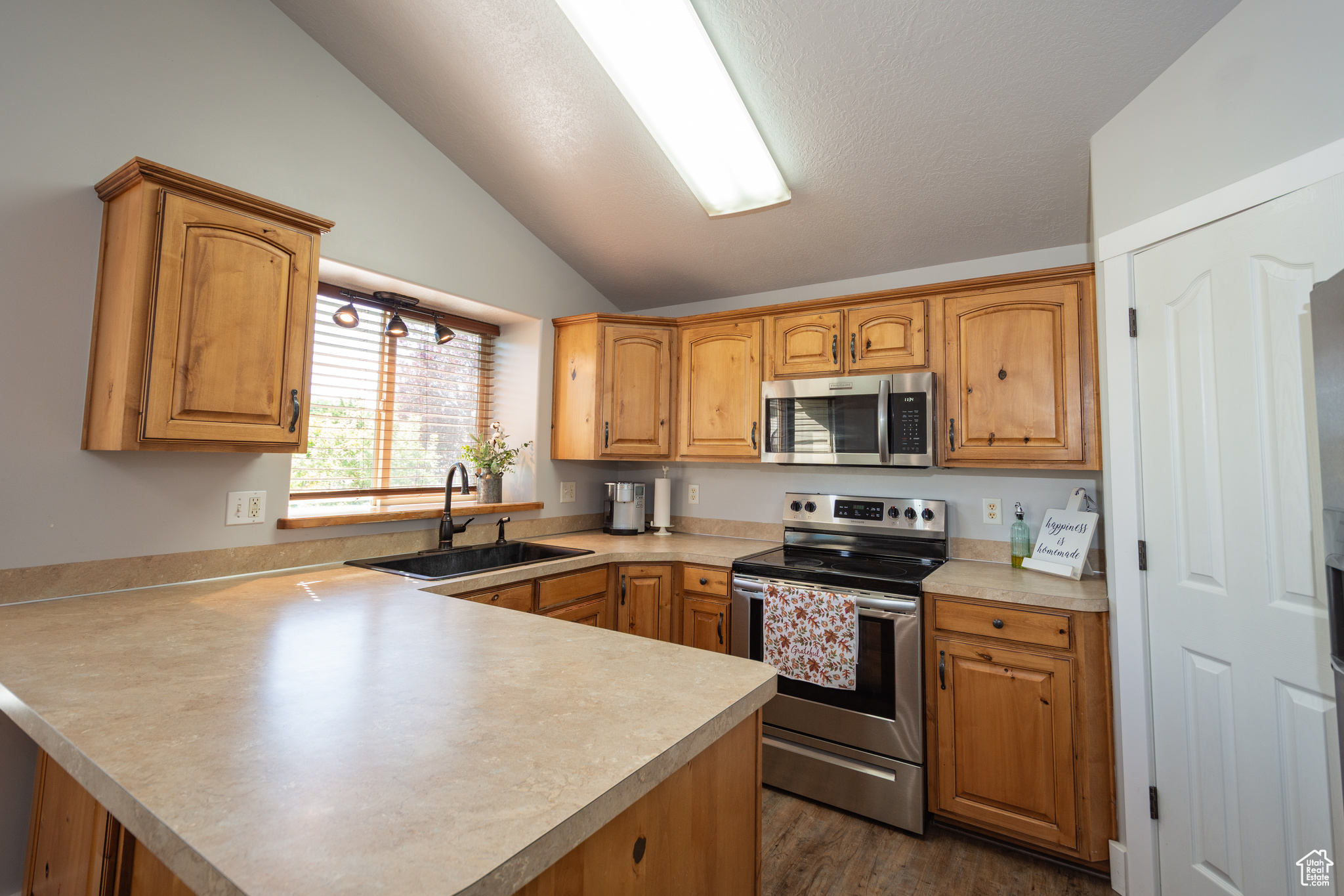 CARALYN PARK ESTATES - Residential