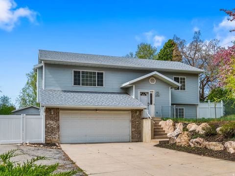 Photo of 1039 MOUNTAIN RD, Ogden, UT 84404 (MLS # 2147658)