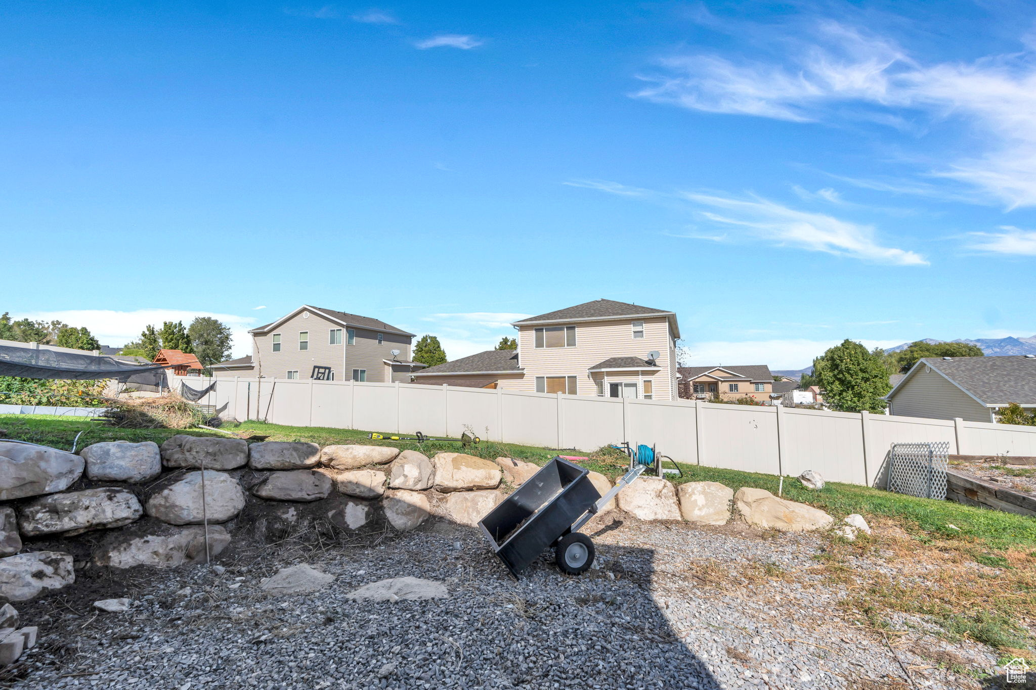 LAKE MOUNTAIN - Residential