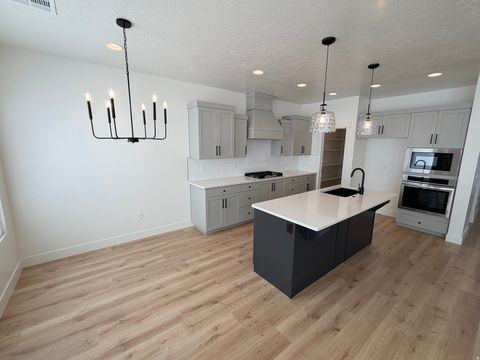 Tiny photo for 3530 E BRISTLE CONE WAY, Saint George, UT 84790 (MLS # 2130846)