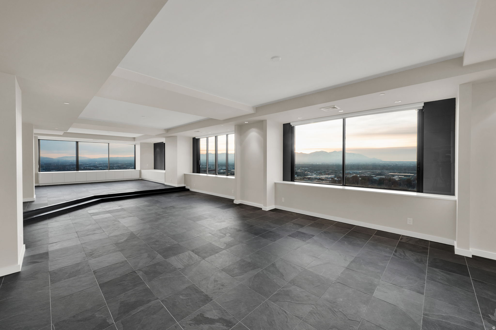 AMERICAN TOWERS - Residential