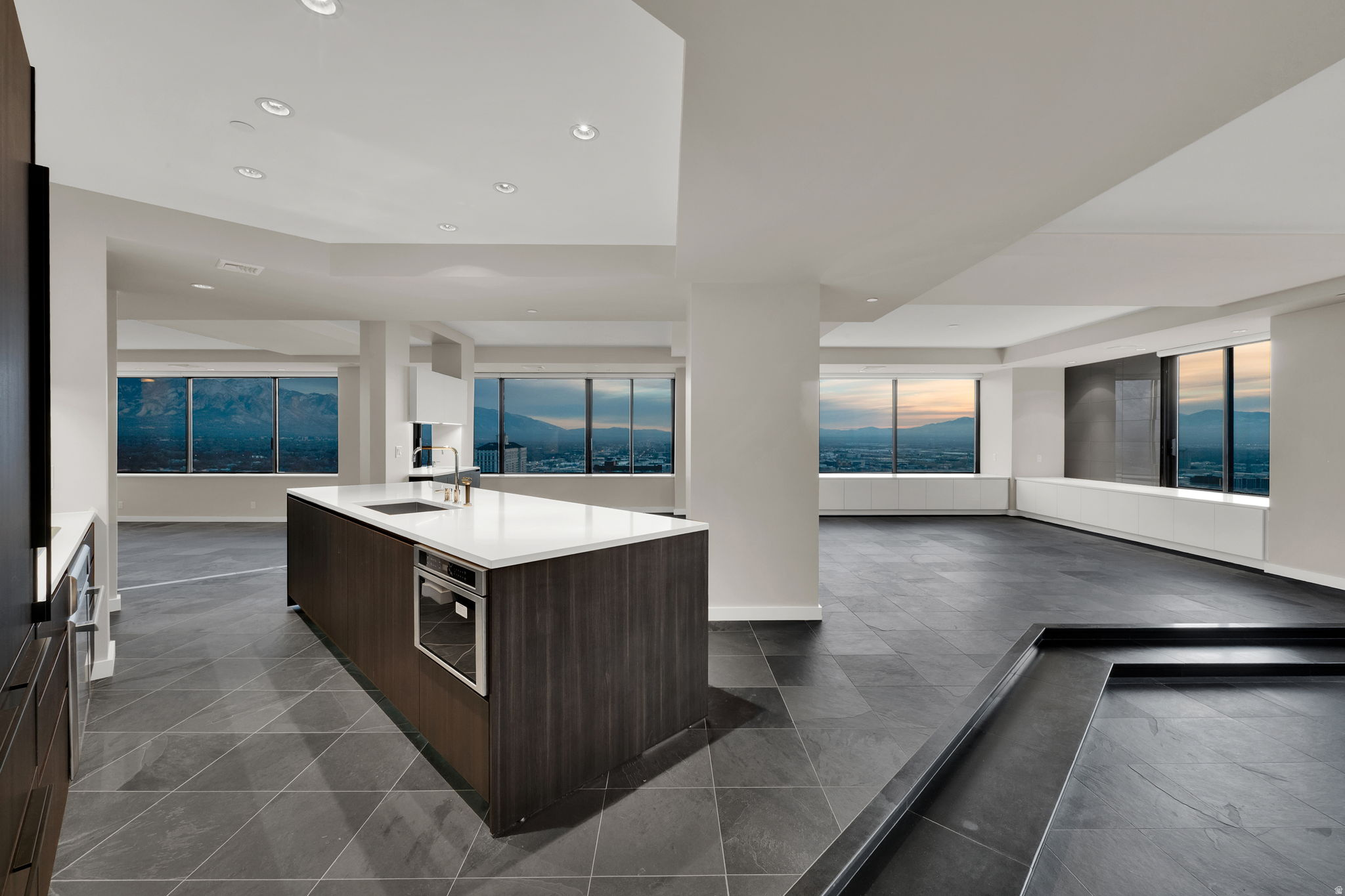 AMERICAN TOWERS - Residential