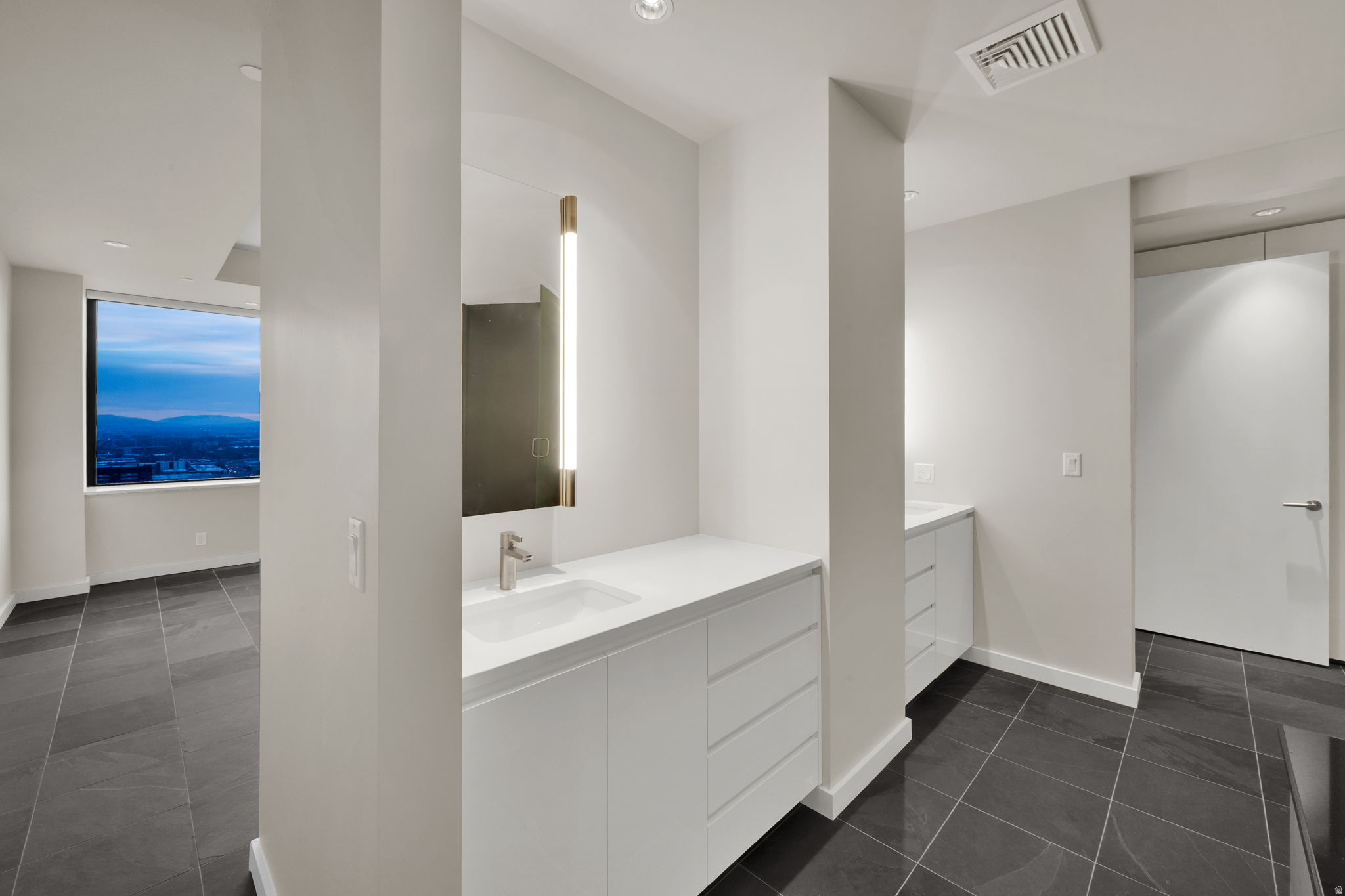 AMERICAN TOWERS - Residential