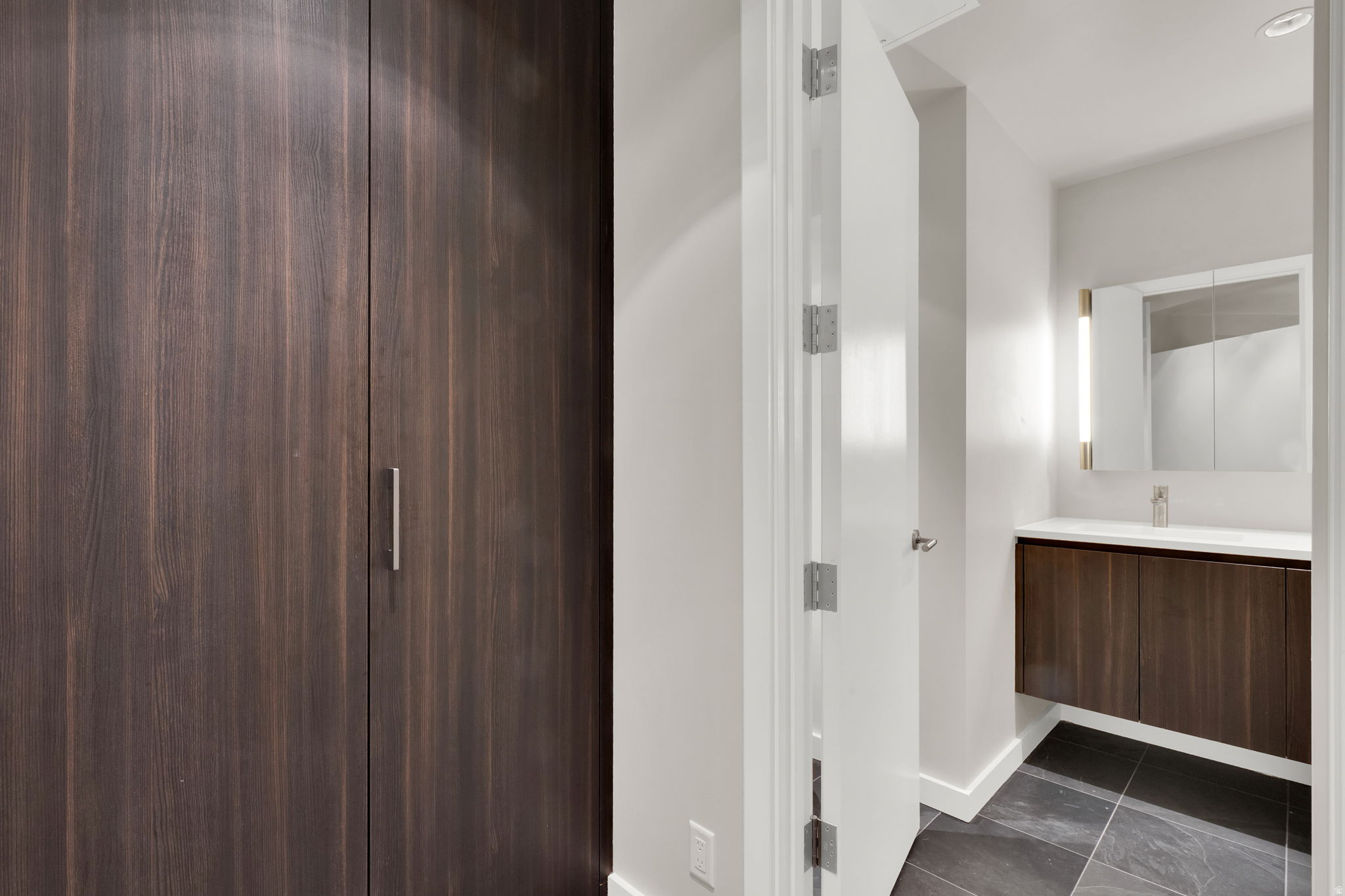 AMERICAN TOWERS - Residential