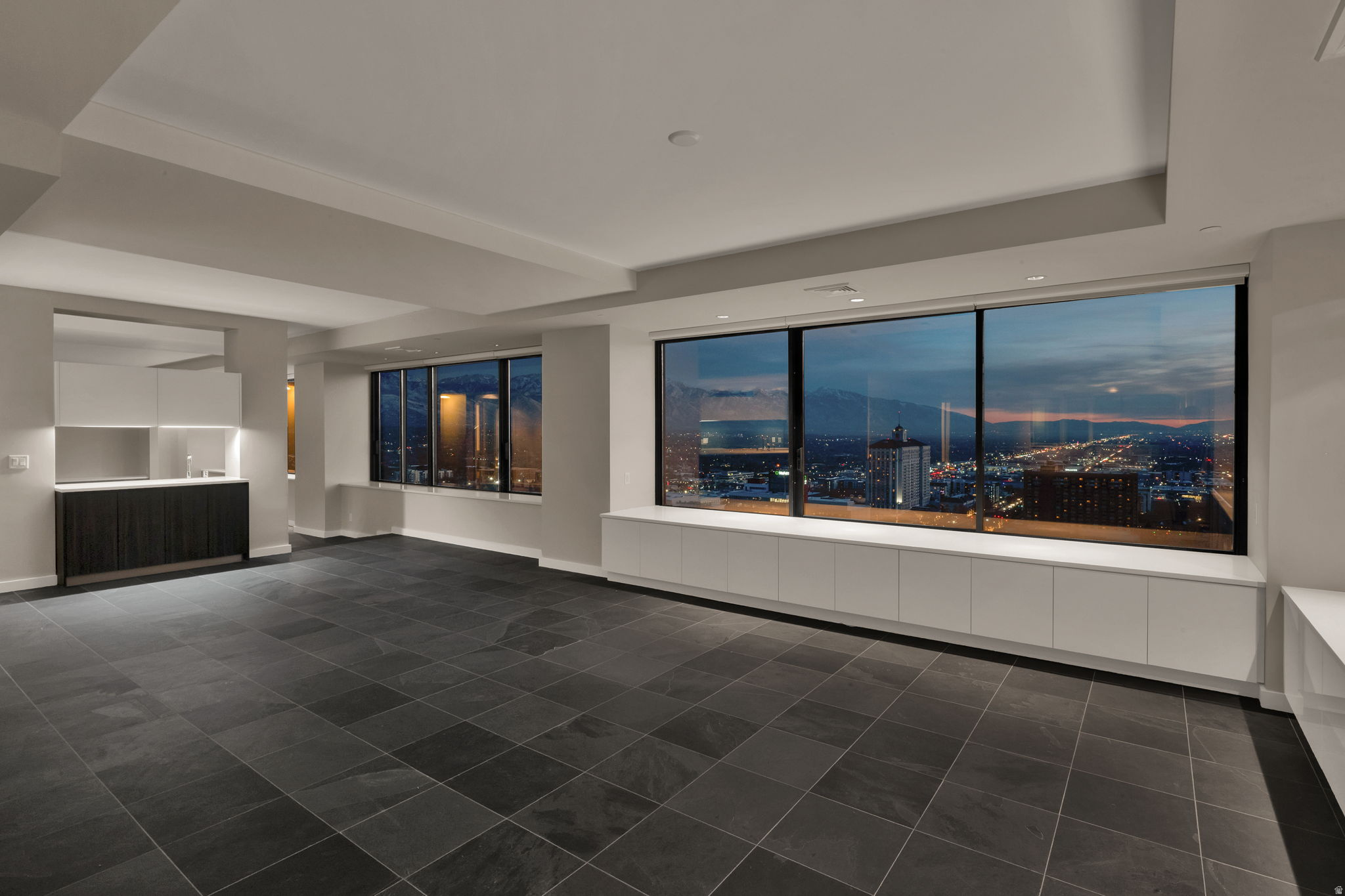 AMERICAN TOWERS - Residential