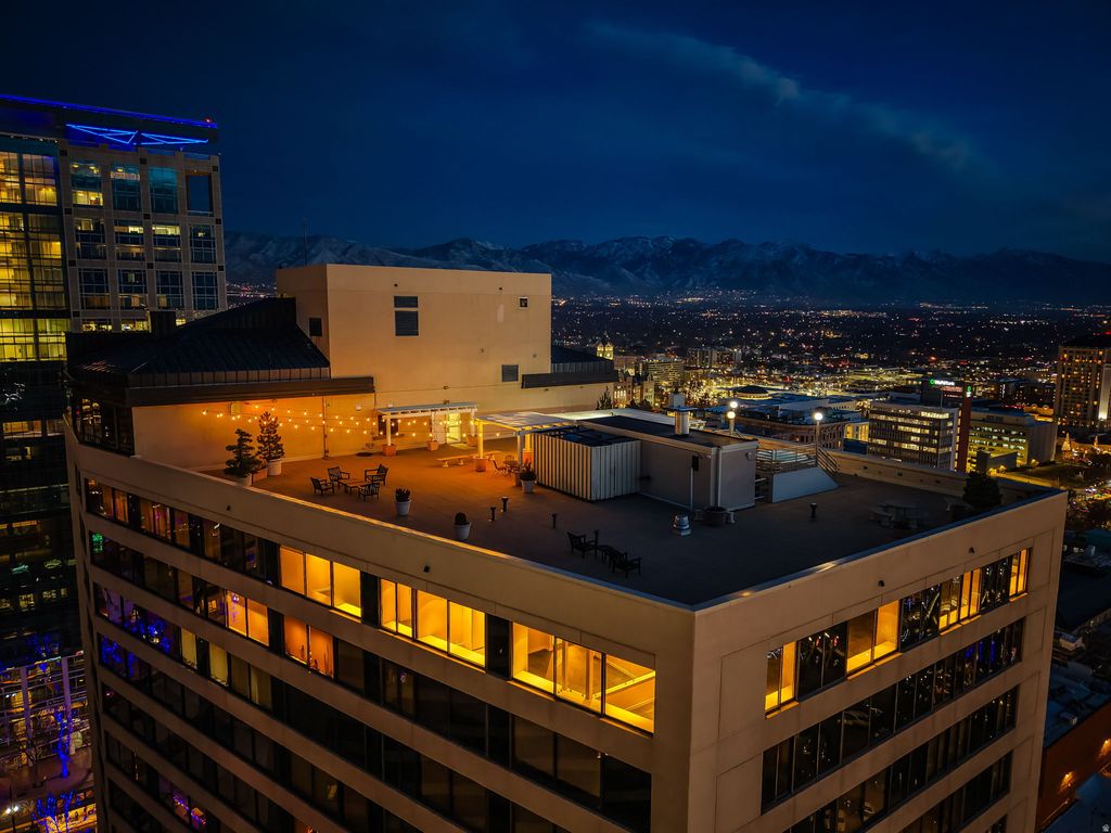 Photo of 44 W BROADWAY S #2603, Salt Lake City, UT 84101 (MLS # 2126086)
