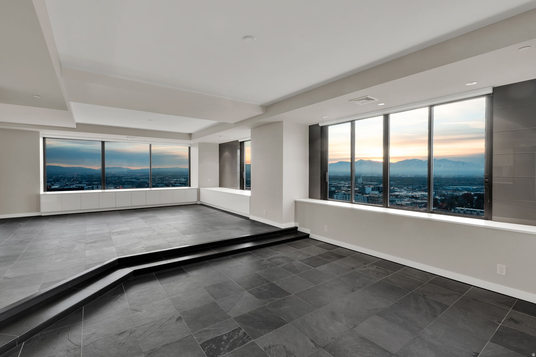 AMERICAN TOWERS - Residential