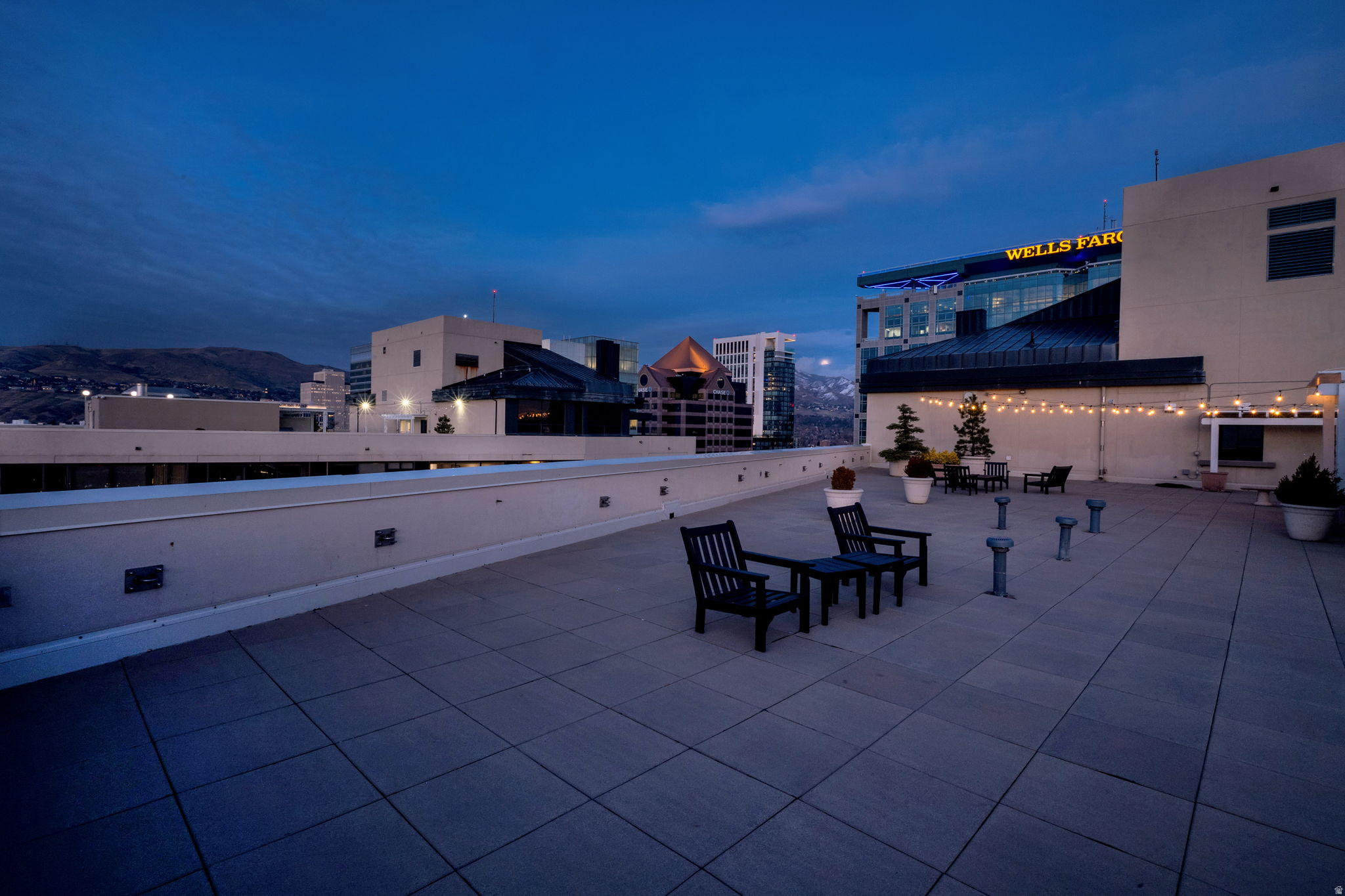 AMERICAN TOWERS - Residential