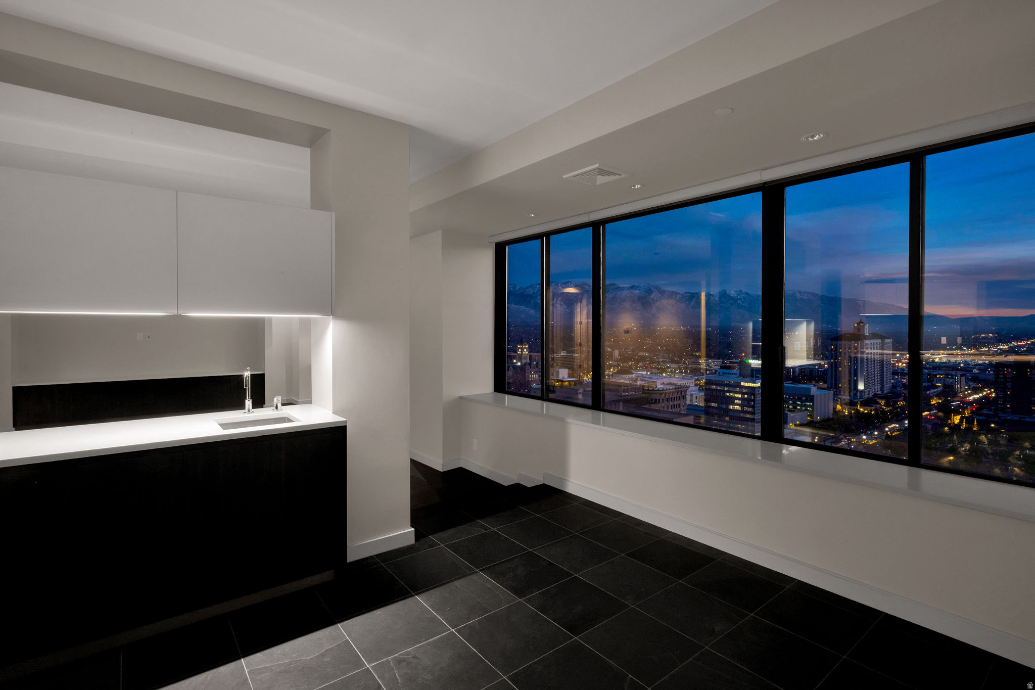 AMERICAN TOWERS - Residential