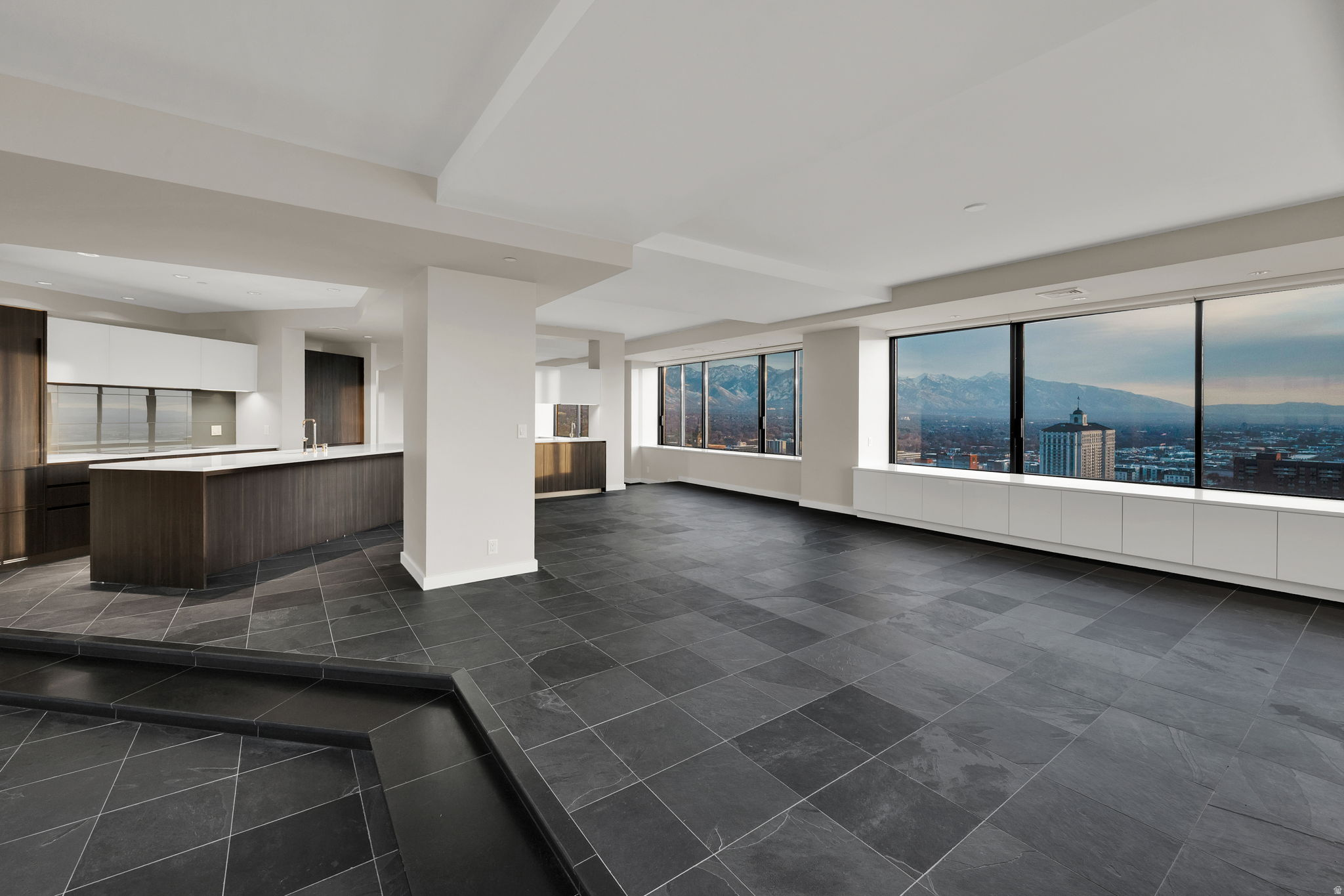 AMERICAN TOWERS - Residential