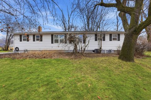 Photo of 3856 S GRANDVIEW DR E, Ogden, UT 84403 (MLS # 2140289)