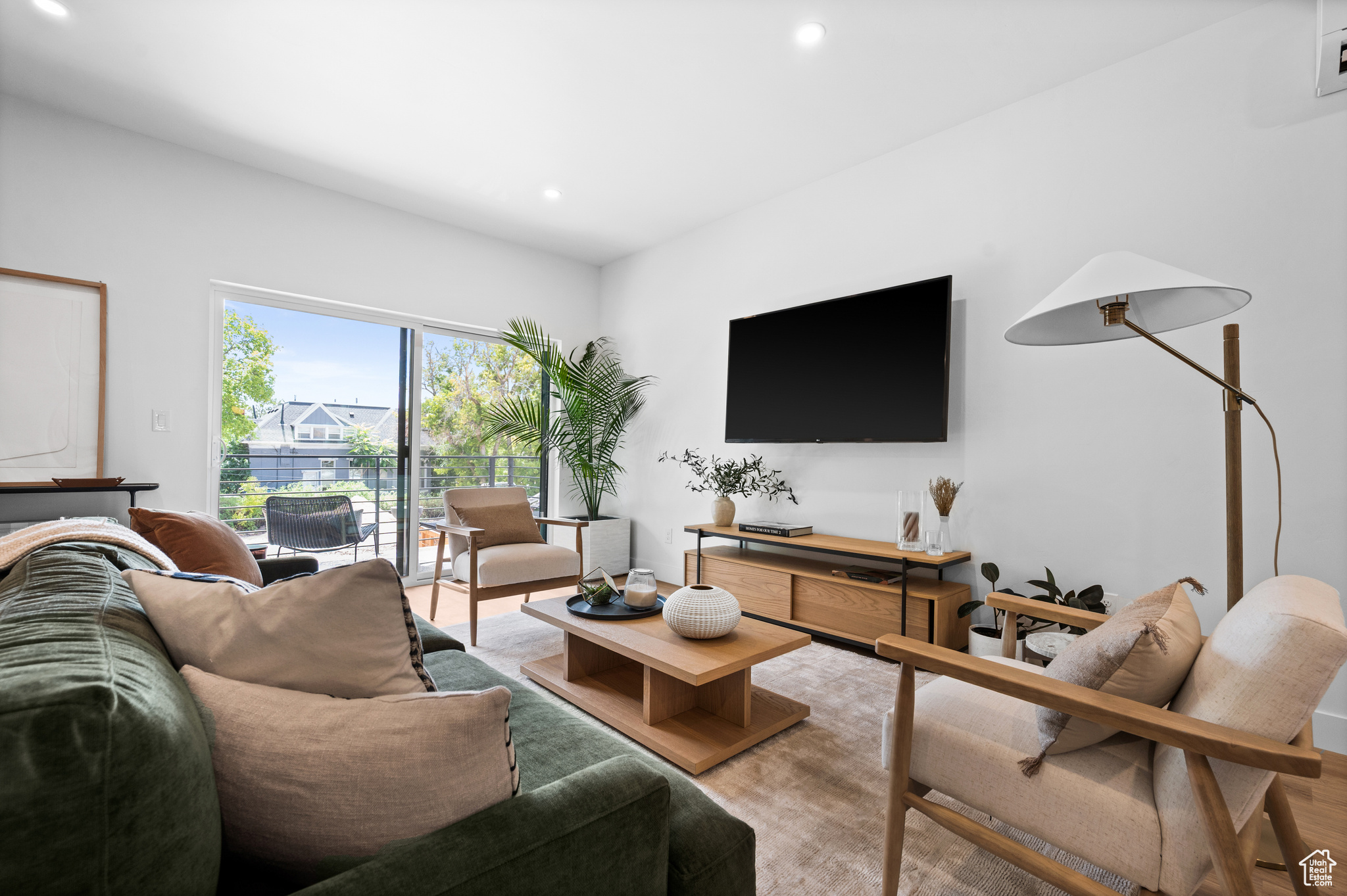 WOODLAND COMMONS - Residential