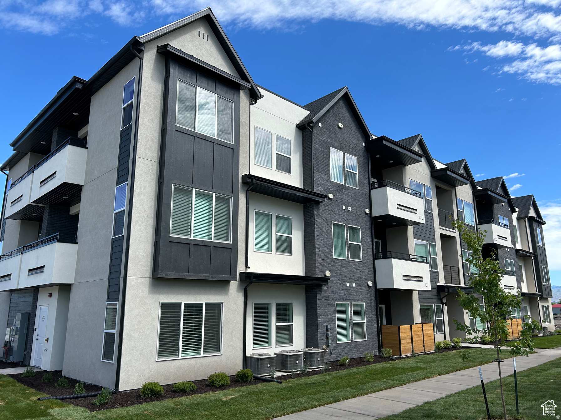 RIDGELINE PARK - Residential